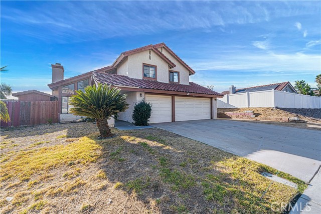 Detail Gallery Image 3 of 42 For 12261 Champlain St, Moreno Valley,  CA 92557 - 4 Beds | 2/1 Baths