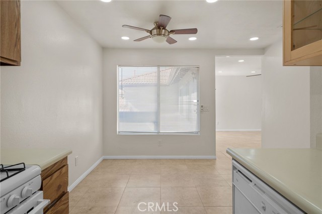 Detail Gallery Image 15 of 32 For 1305 Brentwood Cir #D,  Corona,  CA 92882 - 2 Beds | 2 Baths