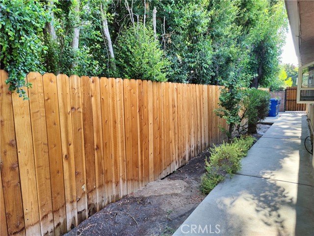 6233 Capistrano Avenue, Woodland Hills CA: https://media.crmls.org/medias/776147d3-370b-4d71-8c88-1016ca4640f6.jpg