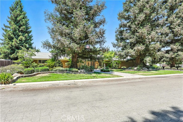 Detail Gallery Image 3 of 62 For 1011 Wyoming Dr, Merced,  CA 95340 - 5 Beds | 3 Baths