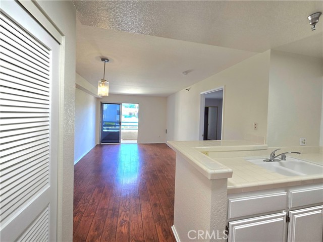 11410 Dolan Avenue, Downey CA: https://media.crmls.org/medias/77620203-03af-4493-8e5e-a8ab4bb0d64a.jpg