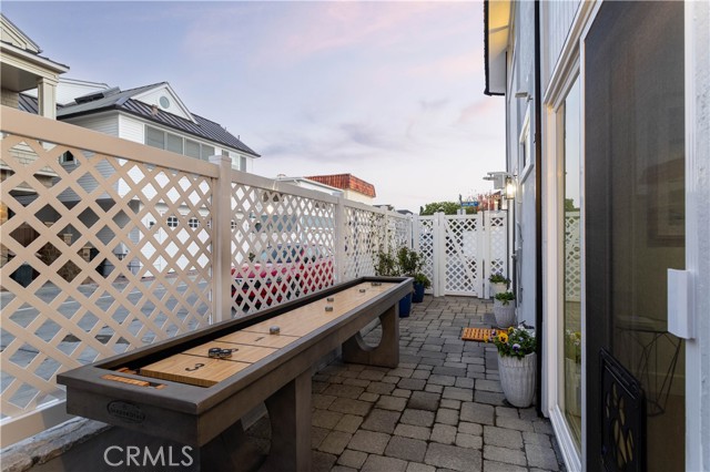 Detail Gallery Image 20 of 23 For 1520 Abalone, Newport Beach,  CA 92662 - 4 Beds | 3/2 Baths