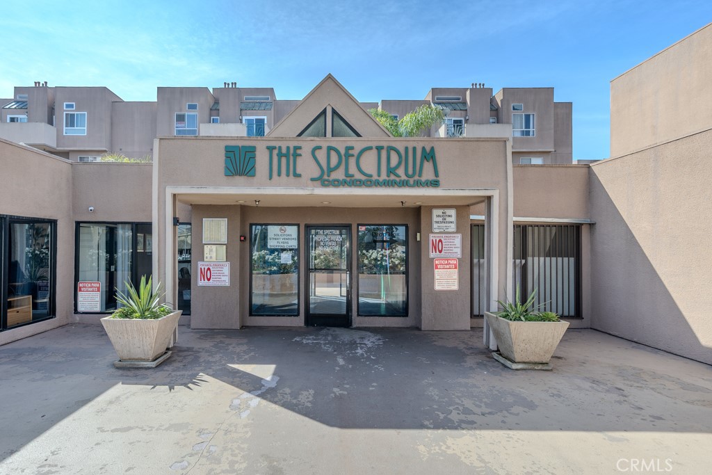 450 E 4th Street #423