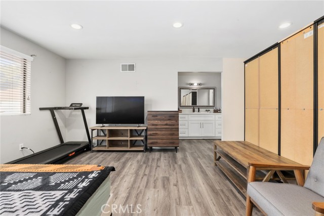 Detail Gallery Image 20 of 26 For 9832 Karmont Ave, South Gate,  CA 90280 - 2 Beds | 2 Baths