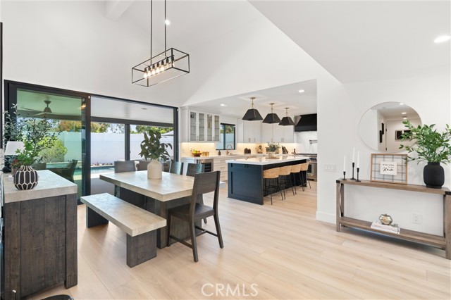19582 Summer Breeze Lane, Huntington Beach CA: https://media.crmls.org/medias/7765f699-b423-4f5a-88ba-761c90c11cf7.jpg