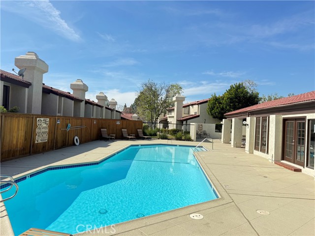 Detail Gallery Image 4 of 47 For 1496 Corte Hacienda, Upland,  CA 91786 - 2 Beds | 2/1 Baths