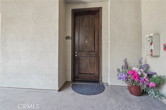 Detail Gallery Image 2 of 23 For 11218 Camarillo St #305,  Toluca Lake,  CA 91602 - 3 Beds | 3 Baths
