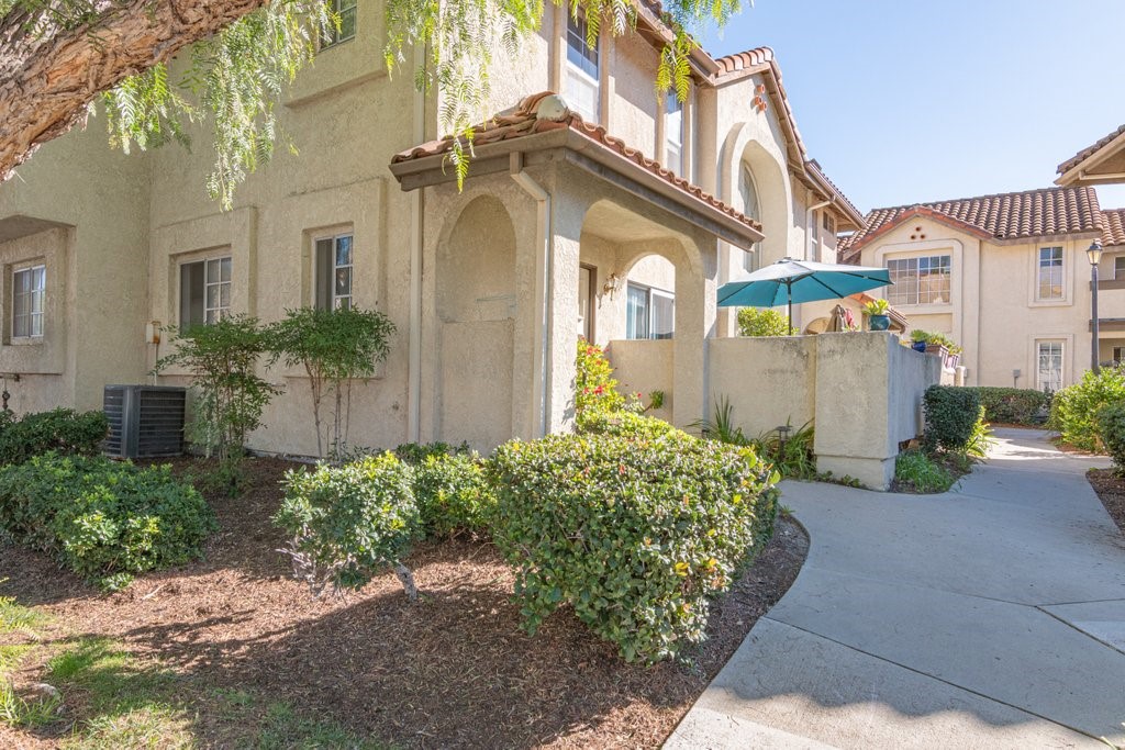 Detail Gallery Image 2 of 32 For 26162 La Real a,  Mission Viejo,  CA 92691 - 1 Beds | 1/1 Baths