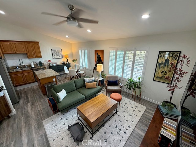 1637 E 5th ST Unit: 302