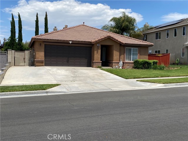 Beautiful Turnkey Home In Oak Valley Greens! This 3 Bedroom, 2 Bath Home is located in the highly sought Oak Valley Greens community. Great location close to shopping,parks,schools,public golf courses and easy freeway access. No HOA!! Hurry,this one won't last!!!