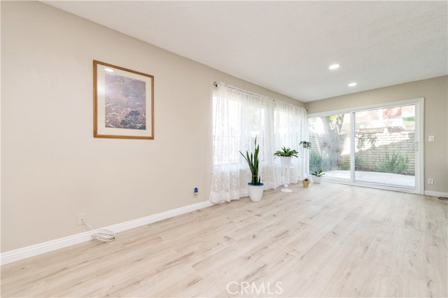 12441 Interior Circle, Los Alamitos CA: https://media.crmls.org/medias/776ab8e0-5608-4524-982f-d1b368fb7783.jpg