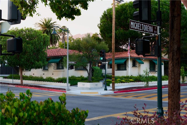 Detail Gallery Image 7 of 26 For 103 E Micheltorena St, Santa Barbara,  CA 93101 - 7 Beds | –/3 Baths