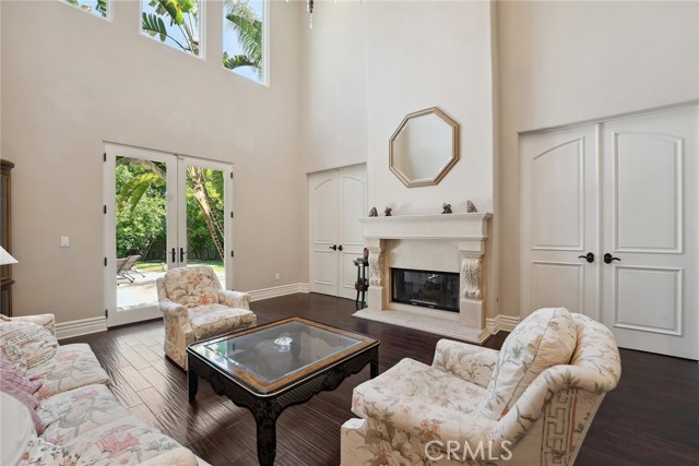 23115 Erwin Street, Woodland Hills CA: https://media.crmls.org/medias/776c49b7-8ea6-413f-995c-8eef50cad010.jpg