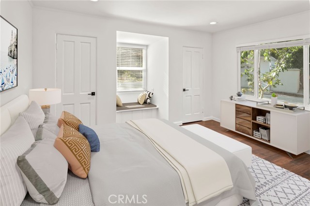 Detail Gallery Image 23 of 27 For 4800 Brewster Dr, Tarzana,  CA 91356 - 4 Beds | 4 Baths
