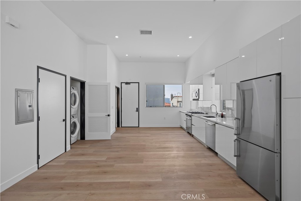 957 Figueroa #318