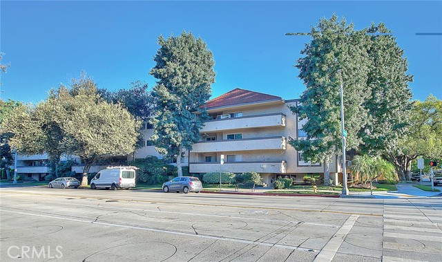 2386 E Del Mar Boulevard, Pasadena CA: https://media.crmls.org/medias/776cd77e-5ec2-473d-9b1d-4ea71d9ff54f.jpg