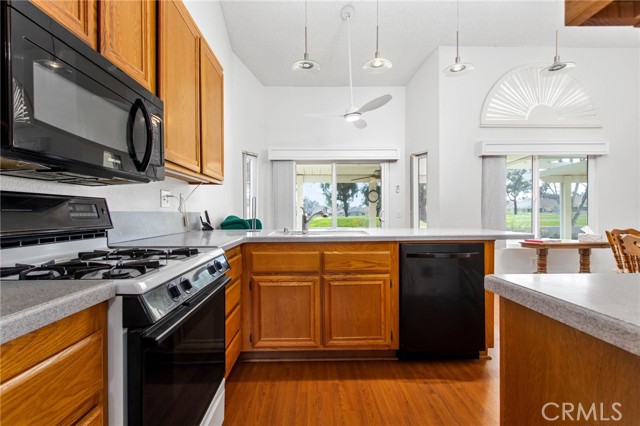 Detail Gallery Image 4 of 56 For 5550 W Pinehurst, Banning,  CA 92220 - 3 Beds | 3 Baths