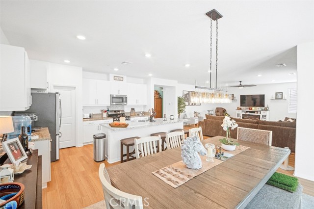 5066 Banjo Way, Hemet CA: https://media.crmls.org/medias/776dfb5f-37bd-4012-910f-f7c88d27e063.jpg
