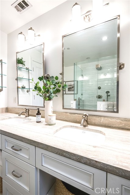 501 6th Place, Manhattan Beach, California 90266, 4 Bedrooms Bedrooms, ,2 BathroomsBathrooms,Residential,Sold,6th,SB23176896