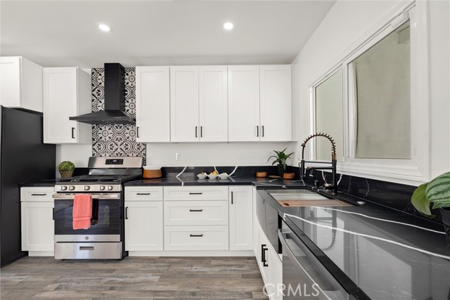 6616 Vesper Avenue, Van Nuys CA: https://media.crmls.org/medias/776ee0af-c9fc-4b5c-b72d-48800674c779.jpg