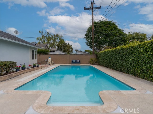 3340 Hillrose Dr, Rossmoor CA: https://media.crmls.org/medias/776efe92-b11a-46aa-b381-b08ea4b4d24a.jpg