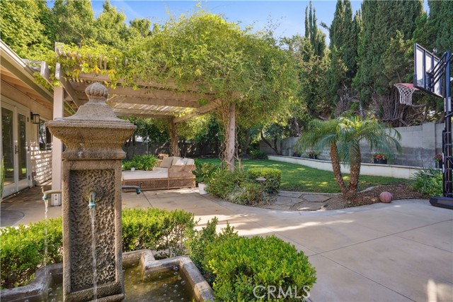 13811 Palace Way, Tustin CA: https://media.crmls.org/medias/776fc36a-14be-401e-b6b2-70c1e0934180.jpg