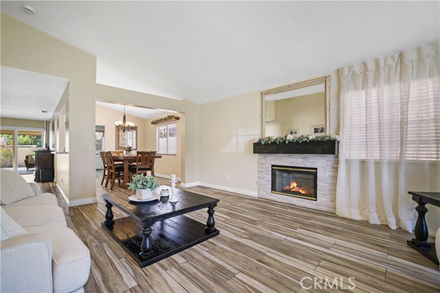 Detail Gallery Image 6 of 36 For 13681 Lexus Ln, Fontana,  CA 92335 - 4 Beds | 2 Baths