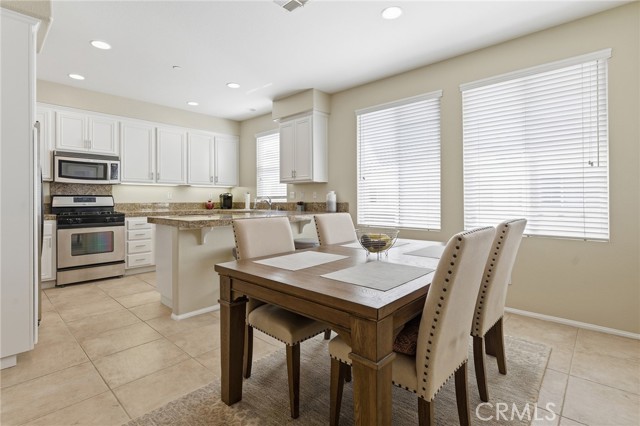 Detail Gallery Image 5 of 24 For 234 via Antonio, Newbury Park,  CA 91320 - 3 Beds | 2/1 Baths