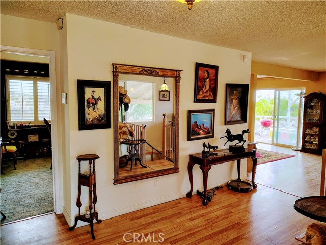 Detail Gallery Image 8 of 19 For 31420 Rabbit Springs Ln, Lucerne Valley,  CA 92356 - 5 Beds | 3 Baths
