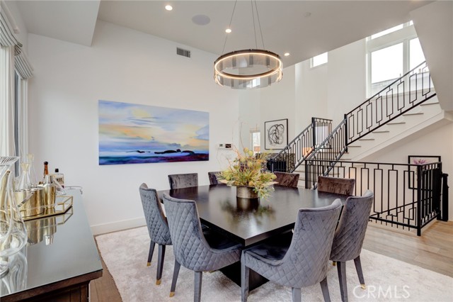 665 19th Street, Manhattan Beach, California 90266, 5 Bedrooms Bedrooms, ,7 BathroomsBathrooms,Residential,Sold,19th,SB22011803