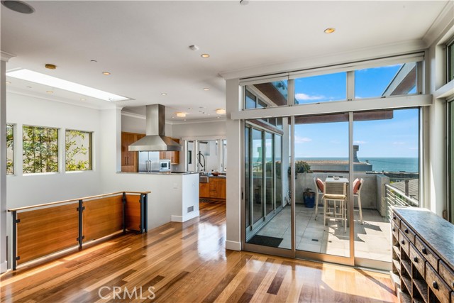 1211 Bayview Drive, Manhattan Beach, California 90266, 4 Bedrooms Bedrooms, ,4 BathroomsBathrooms,Residential,Sold,Bayview,SB21169008