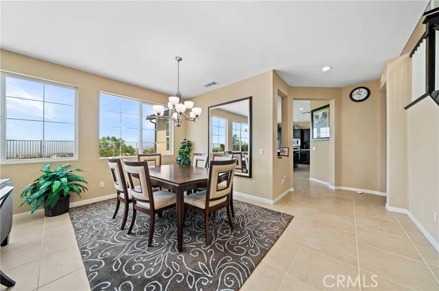 12729 Indian Ocean Drive, Etiwanda CA: https://media.crmls.org/medias/77729804-68cd-4211-9203-e5265e3148fa.jpg