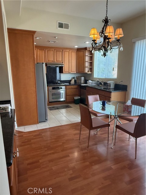 Detail Gallery Image 26 of 41 For 128 E Broadway Apt H,  San Gabriel,  CA 91776 - 3 Beds | 3 Baths