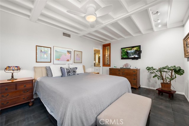 1687 Temple Hills Drive, Laguna Beach CA: https://media.crmls.org/medias/77736979-bfc1-4ab3-98fd-b47f72687729.jpg