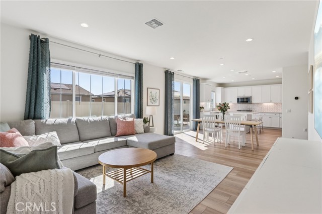 Detail Gallery Image 2 of 24 For 9650 Adora Ter, Riverside,  CA 92508 - 4 Beds | 3 Baths