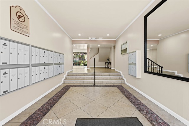 Detail Gallery Image 17 of 22 For 5403 Newcastle Ave #43,  Encino,  CA 91316 - 2 Beds | 2 Baths