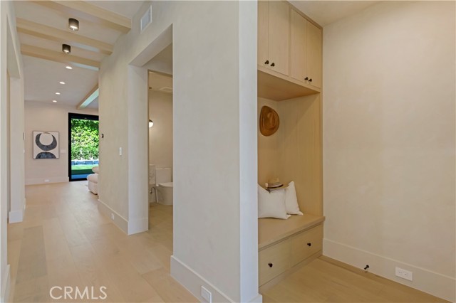 4239 Rhodes Avenue, Studio City CA: https://media.crmls.org/medias/7775584c-c3e9-43cc-bc1a-f6a24e444c52.jpg
