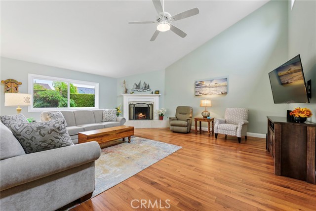 Detail Gallery Image 20 of 34 For 17152 Friml Ln, Huntington Beach,  CA 92649 - 3 Beds | 2 Baths