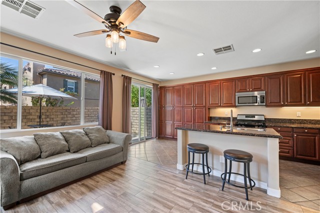 Detail Gallery Image 17 of 64 For 28381 Mirabelle Ln, Saugus,  CA 91350 - 3 Beds | 3 Baths