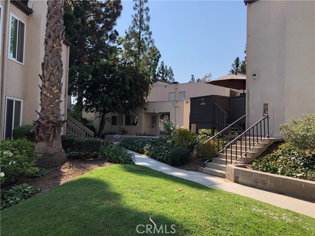 Detail Gallery Image 14 of 19 For 1240 Cabrillo Park, Santa Ana,  CA 92701 - 2 Beds | 2 Baths