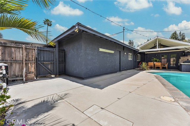 8975 Driftwood Dr, Riverside CA: https://media.crmls.org/medias/7776c11e-2555-4796-8e57-c71492fa6226.jpg