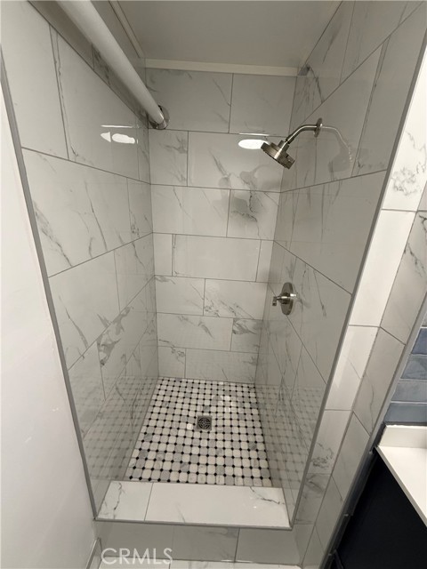 Detail Gallery Image 16 of 22 For 1303 N Beverly Glen Bld, Los Angeles,  CA 90077 - 1 Beds | 1/1 Baths