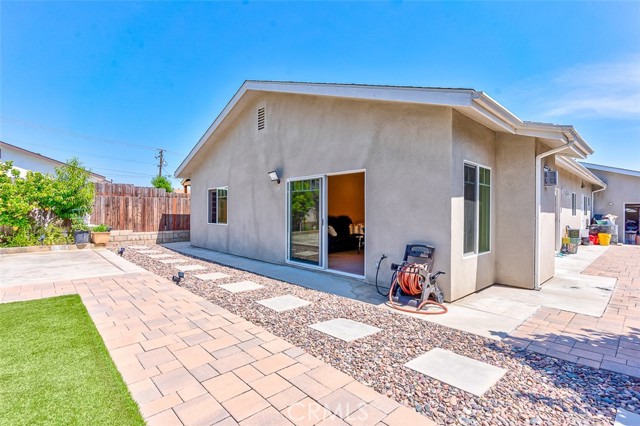 335 E Francis Avenue, La Habra CA: https://media.crmls.org/medias/77781cad-59d8-412a-9243-6c6628ce2a10.jpg