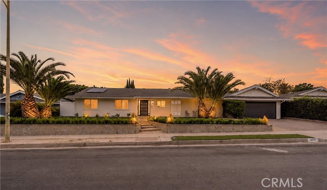 10111 Oso AVE