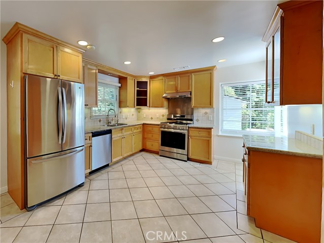 Detail Gallery Image 2 of 23 For 3662 Yorkshire Rd, Pasadena,  CA 91107 - 3 Beds | 2 Baths