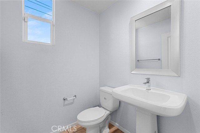 Detail Gallery Image 24 of 34 For 7600 N Courage Way, Van Nuys,  CA 91405 - 4 Beds | 3 Baths