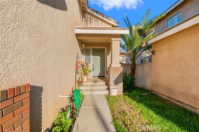 Detail Gallery Image 3 of 26 For 865 Honey Grove Way, Corona,  CA 92878 - 3 Beds | 2/1 Baths