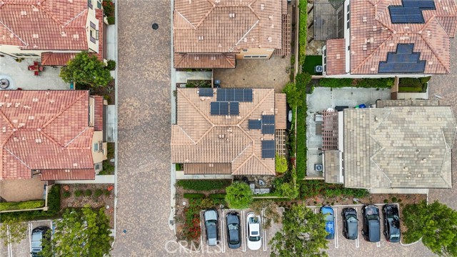 61 Fuchsia, Lake Forest CA: https://media.crmls.org/medias/777b2aa4-cdd7-4d72-960e-3c7766e00177.jpg