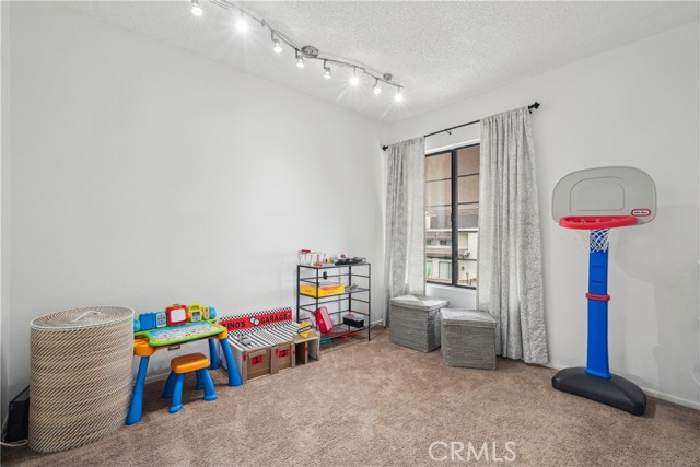 15 Goldstar Place, Pomona CA: https://media.crmls.org/medias/777be1a4-a764-45d9-9b2c-17ac9e34f5c8.jpg
