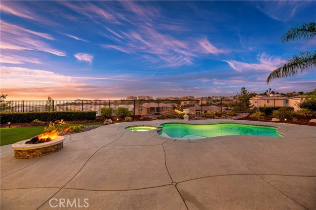 Detail Gallery Image 57 of 72 For 13852 Grapefruit Ct, Riverside,  CA 92503 - 5 Beds | 3/1 Baths